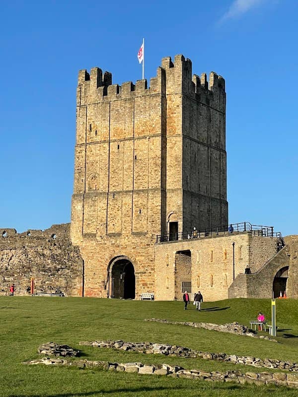 Richmond Castle gardens - Image 2