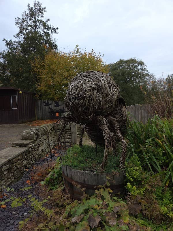 Giant Bee - Image 1