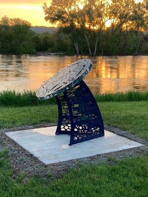 Mahkato Mni - Waters of Blue Earth compass + map sculpture - Image 3