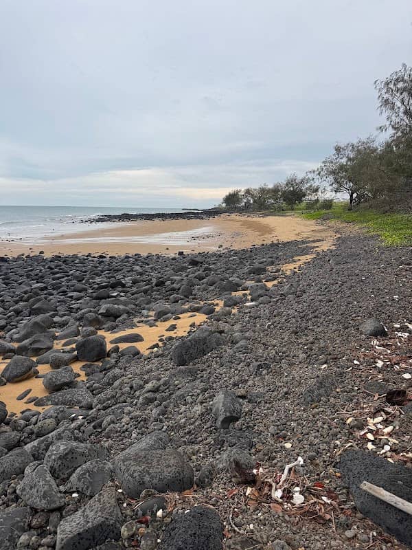 Coloured sands beach - Image 1