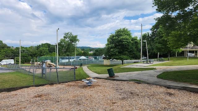 Riverside Park - Image 1