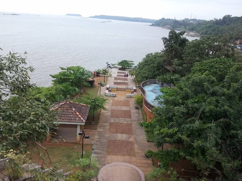 Overburry's Folly ഓവർബെറി ഫോളി - Image 2