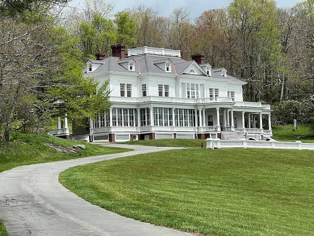 The Cone Manor - Image 1