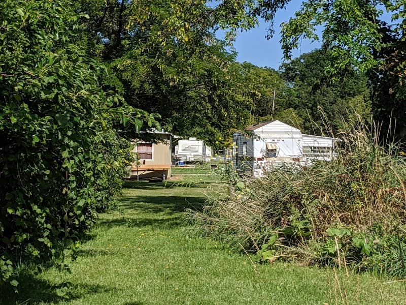 Floro's Campground and Marina - Image 1