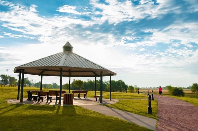 West End Plainview Walking Trail - Image 3