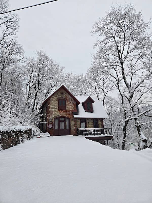 Kemmerer Carriage House - Image 1