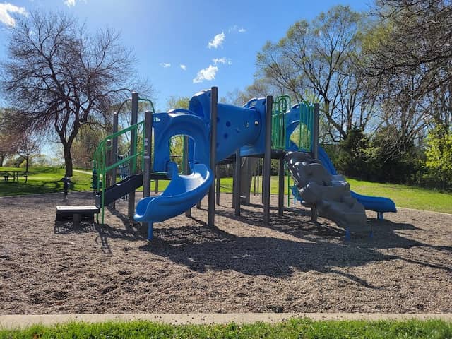 Highview Park Playground - Image 3