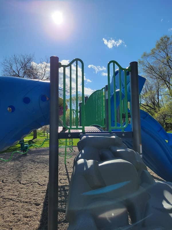 Highview Park Playground - Image 2