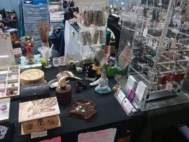Smiley's Flea Market - Image 1