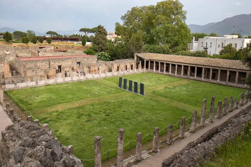 Quadriporticus of the theatres - Image 1