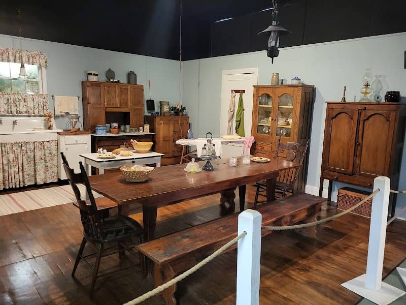 Walton's Mountain Museum - Image 2