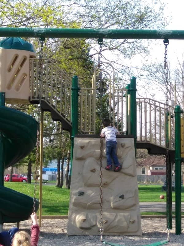 Richards Park - Image 2