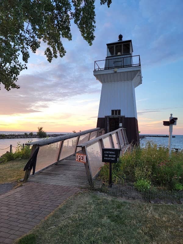 Oak Orchard Lighthouse - Image 3
