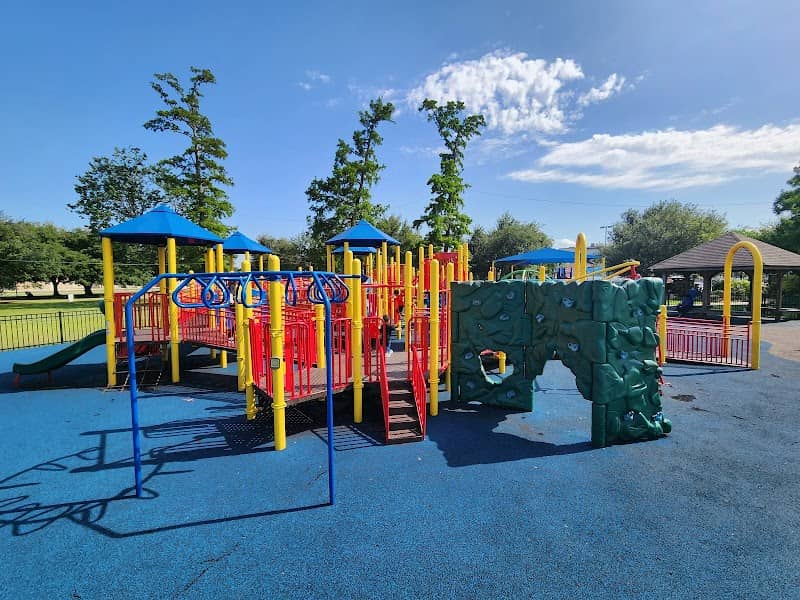 Sidney D Torres Memorial Park - Image 2