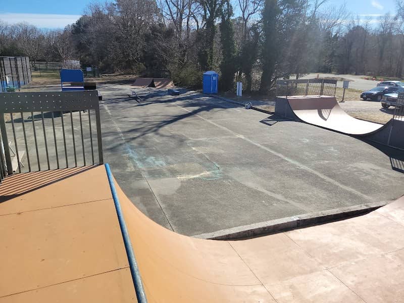 Middlesex skate park - Image 1