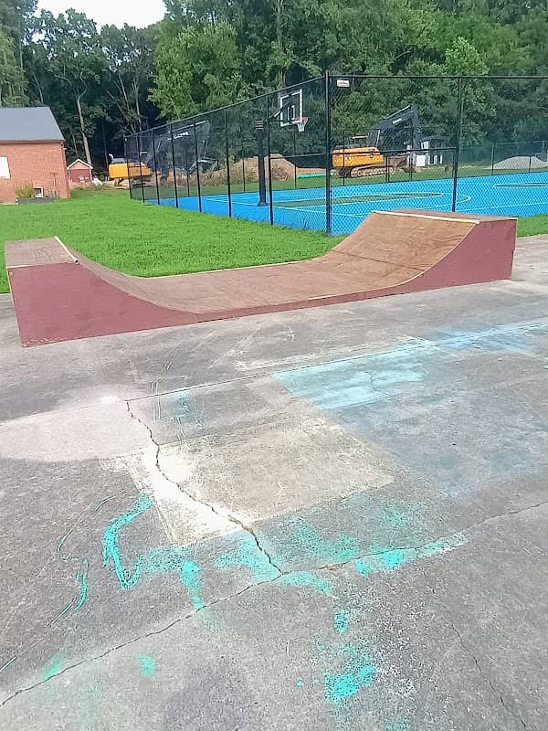 Middlesex skate park - Image 2