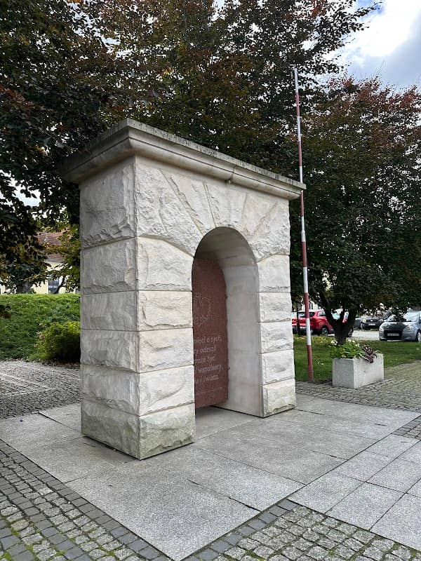 Obelisk Pamięci - Image 1