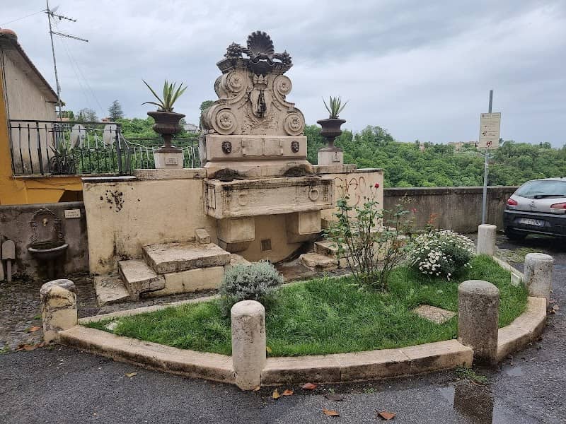 Fontana antica - Image 2