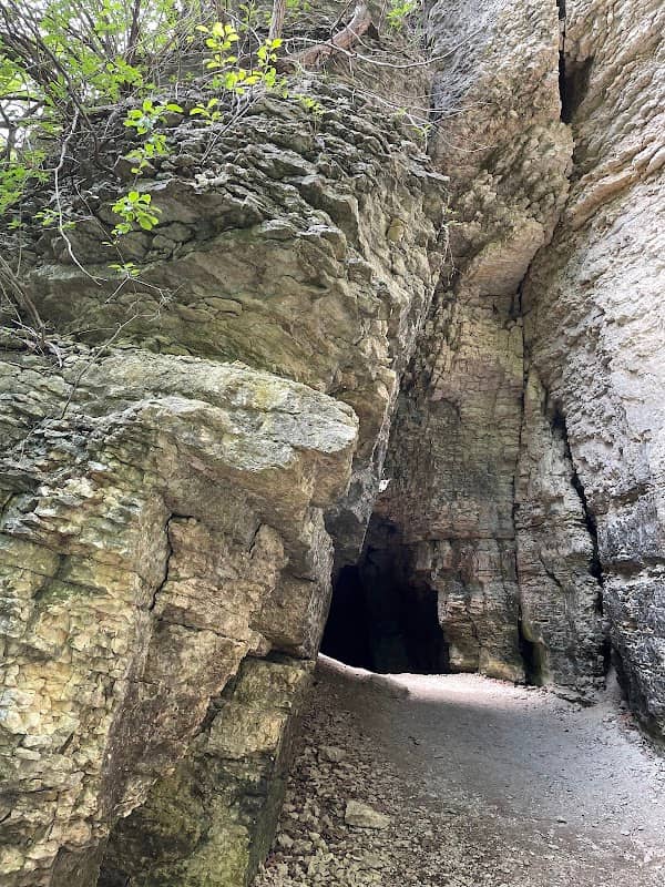 Ice Cave Hill Park - Image 2