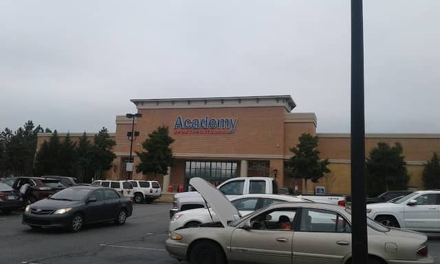 Hoover Colonial Promenade - Image 2