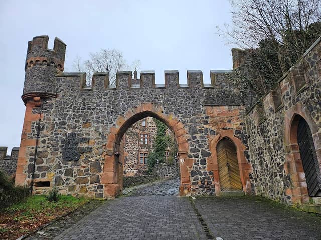 Burgruine Staufenberg - Image 1