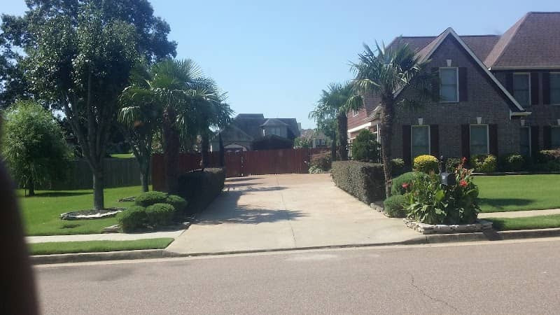 Shadowlawn Park - Image 1