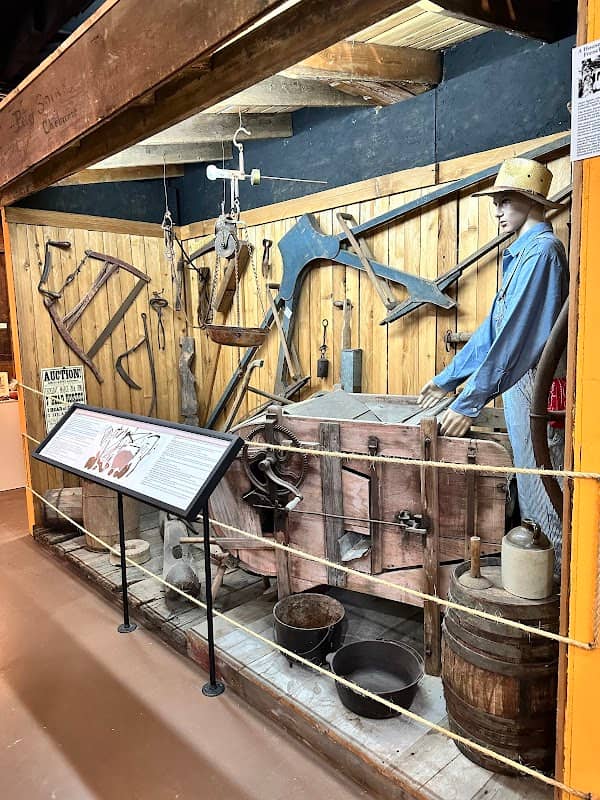 French Heritage Museum - Image 1