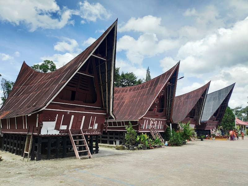 Pertunjukan Tari Sigale Gale - Image 1