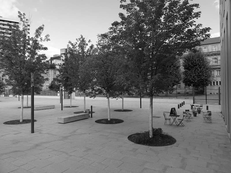 Place des Justes - Image 2