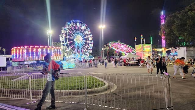 House of Horror Haunted Carnival - Image 1