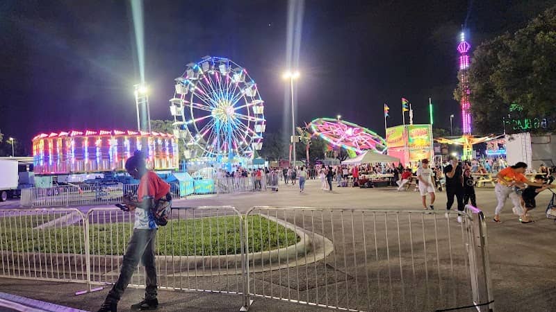 House of Horror Haunted Carnival - Image 1