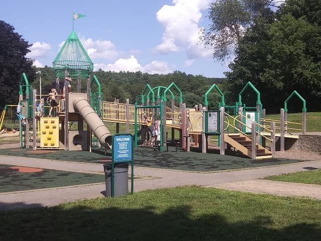 Owen Bell Park - Image 1