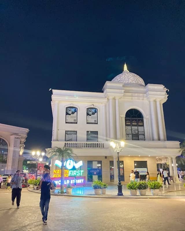 Omaxe World Street Faridabad - Image 2