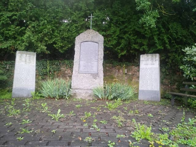 Kriegerdenkmal - Image 1