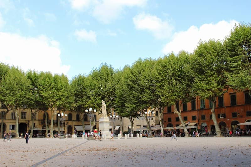 Piazza Napoleone - Image 3