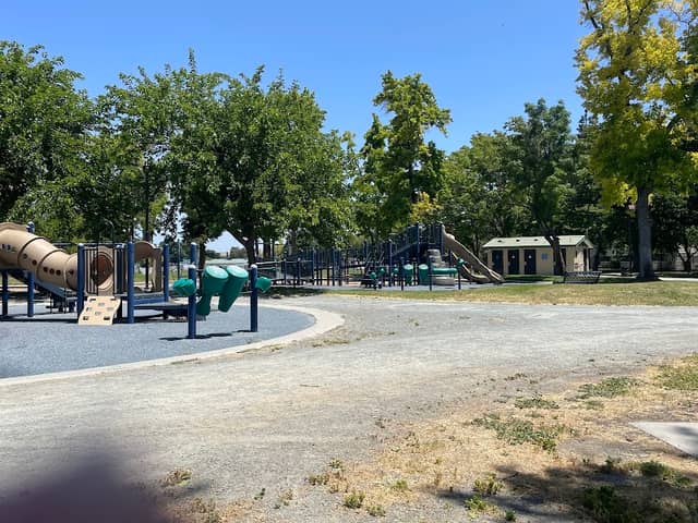 Cambridge Park - Image 1