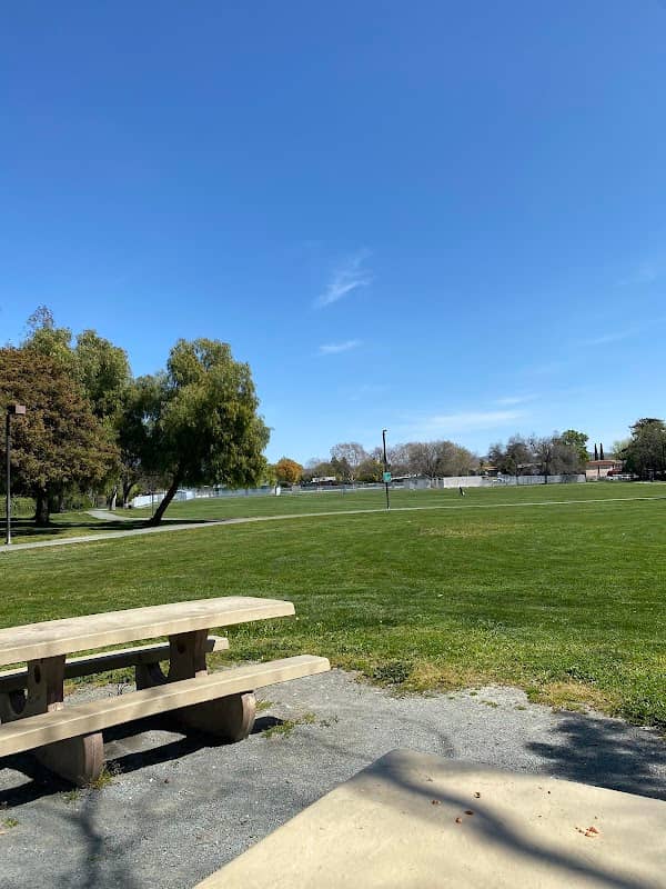 Cambridge Park - Image 2