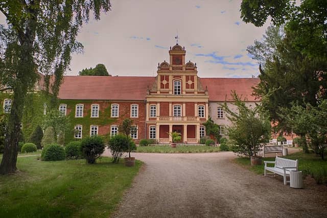 Meyenburger Park - Image 1