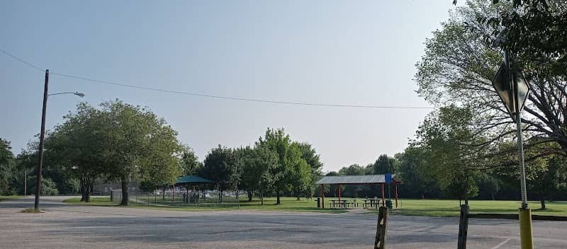 Sandy Oaks Park - Image 2