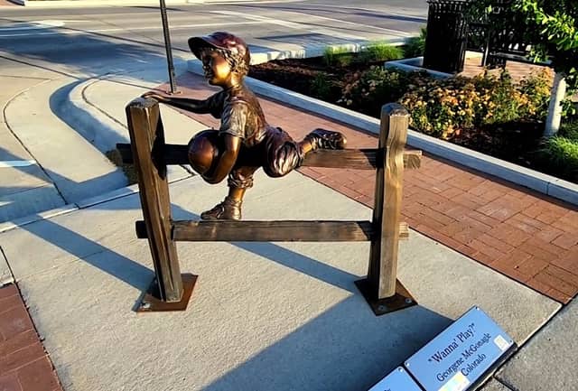 "Wanna Play" Sculpture - Image 1