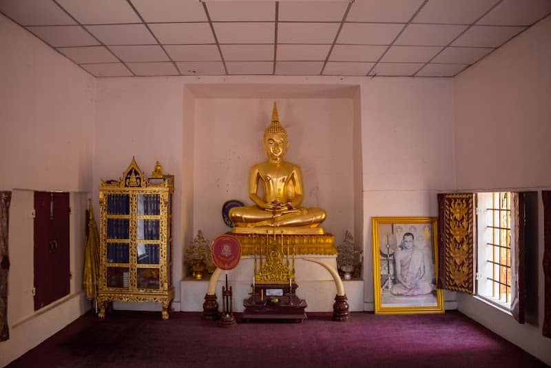 Wat Phra That Chom Sak - Image 1