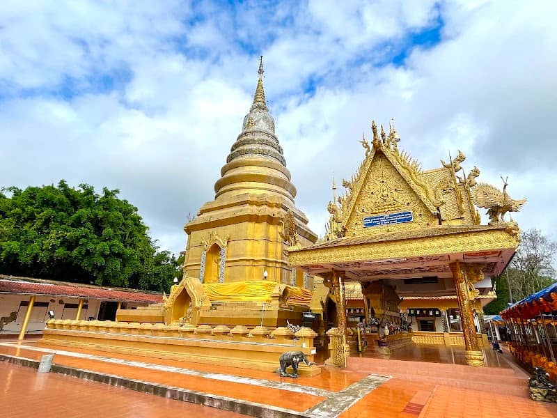 Wat Phra That Chom Sak - Image 2