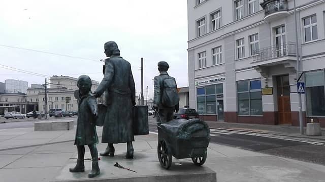 Monument to Displaced Gdynians - Image 2