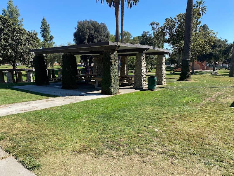 Alhambra Park - Image 1
