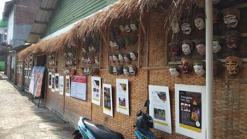 Kampung Budaya Polowijen - Image 1
