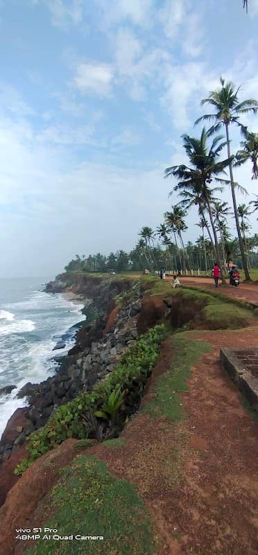 Manthara Cliff Way - Image 1