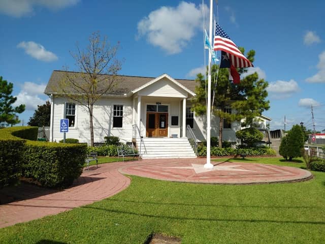 Kemah School House - Image 2