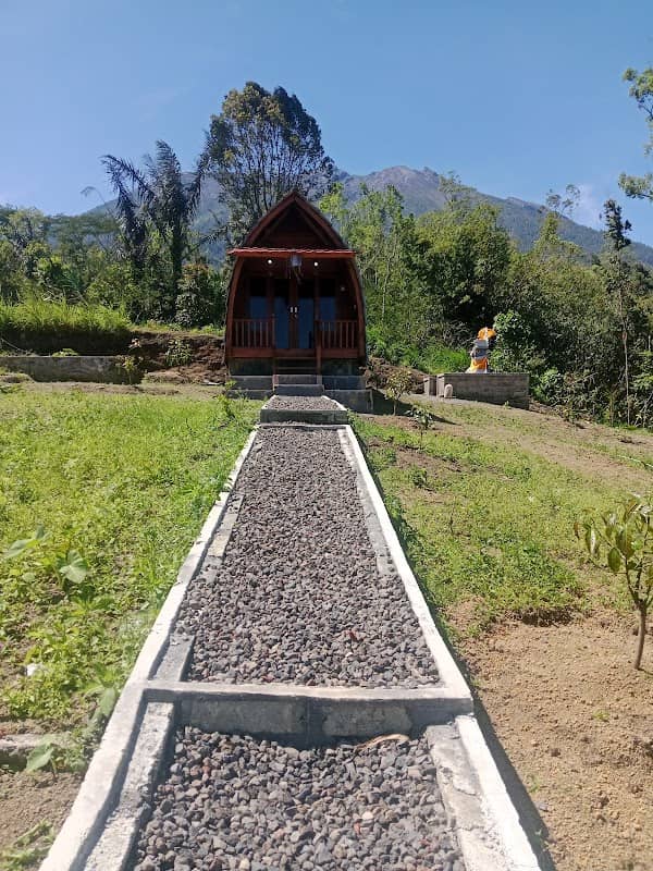 WAYAN DARTHA MOUNT AGUNG TREKKING - Image 1