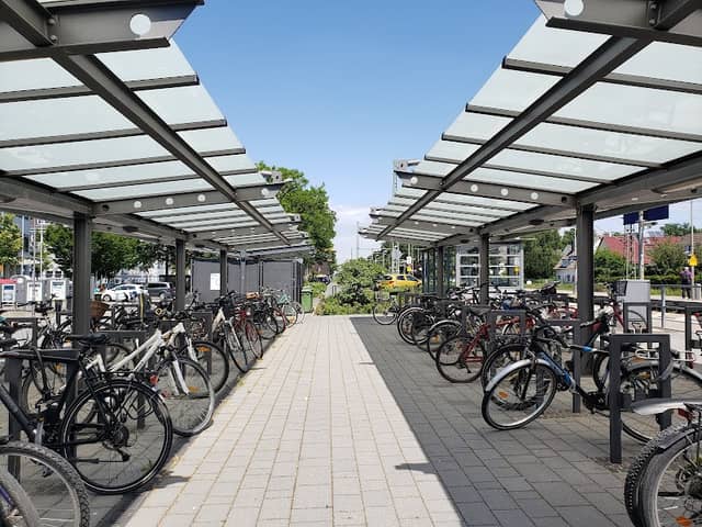 Bahnhofsvorplatz - Image 1