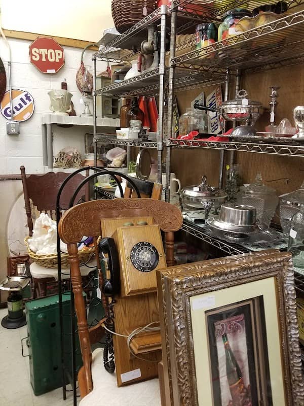 Little Bit of This and That Flea Market - Image 3